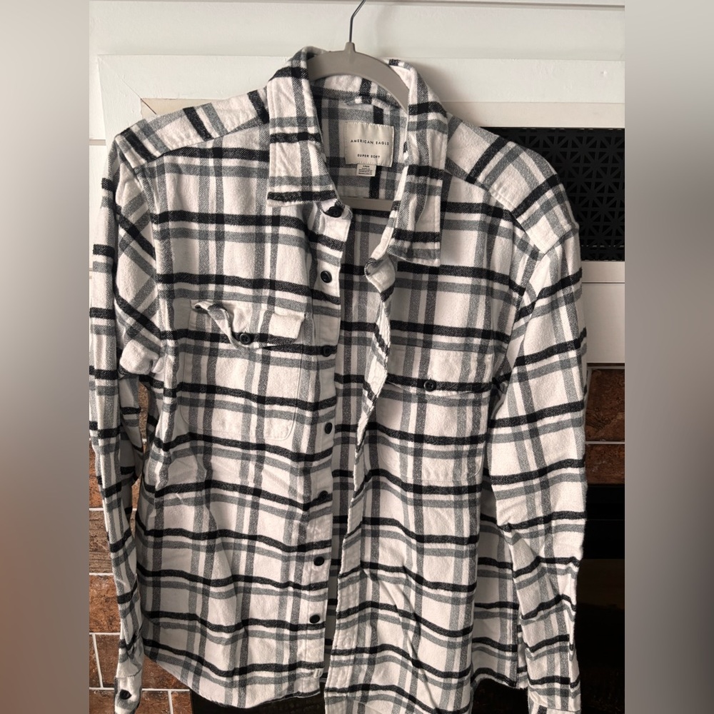 American Eagle Outfitters Button Down Shirt size large